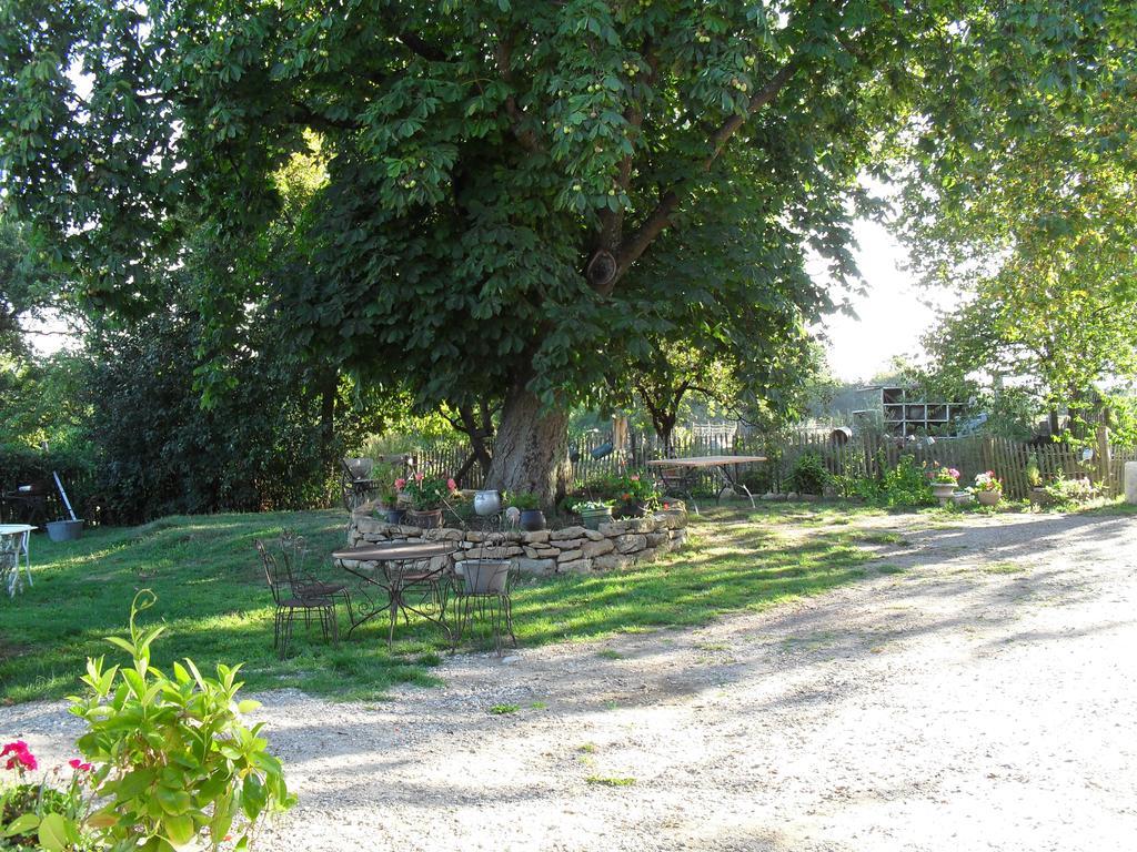 A La Mare Du Vieux Chene Bed & Breakfast Bellegarde-Poussieu Exterior photo